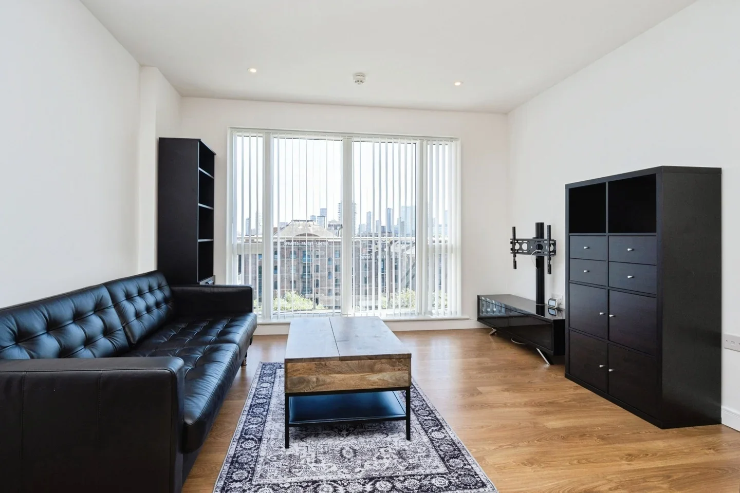 Flat Voysey Square in Greater London