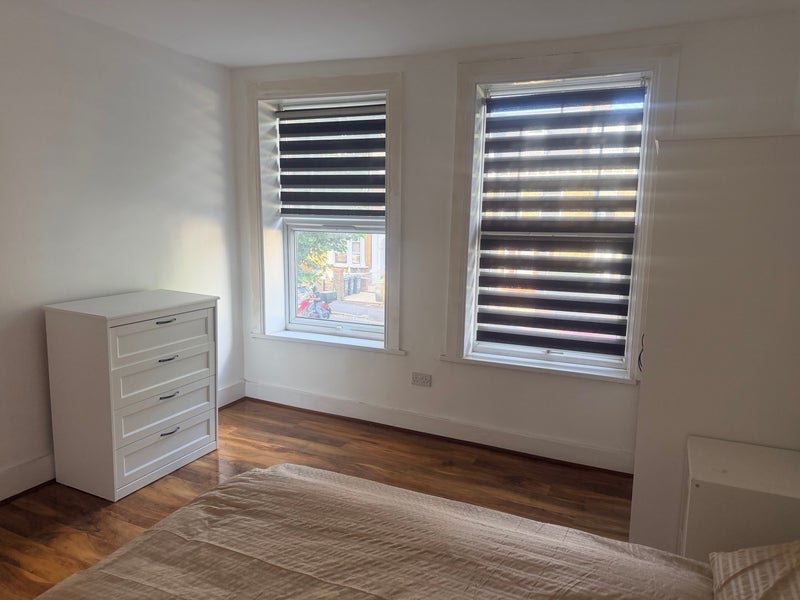 Room Ferme Park Road in Greater London