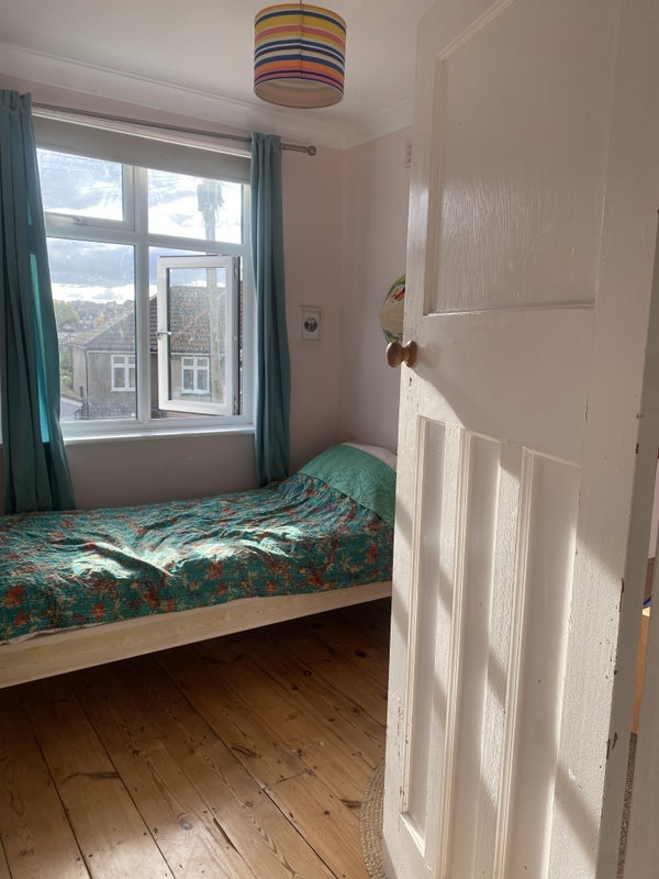 Room Bishop Road in Bristol