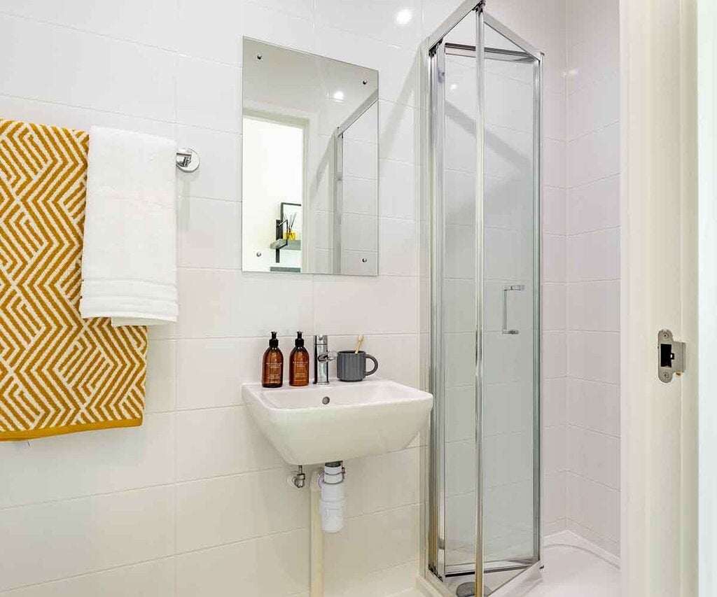 Room Oxley Close in Greater London