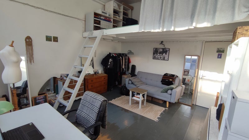 Room Markfield Road in Greater London