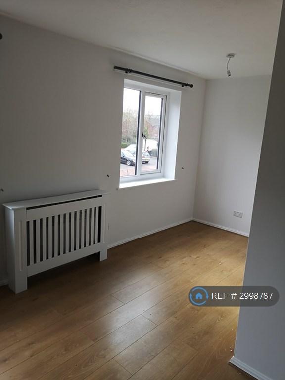 Flat Velour Close in Salford