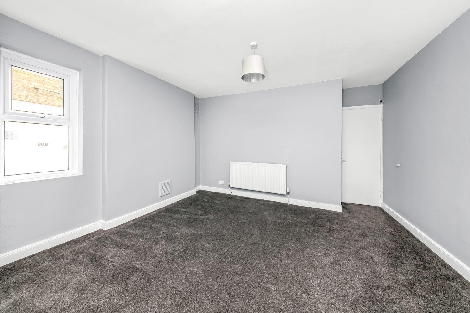 Flat Christchurch Road in Greater London