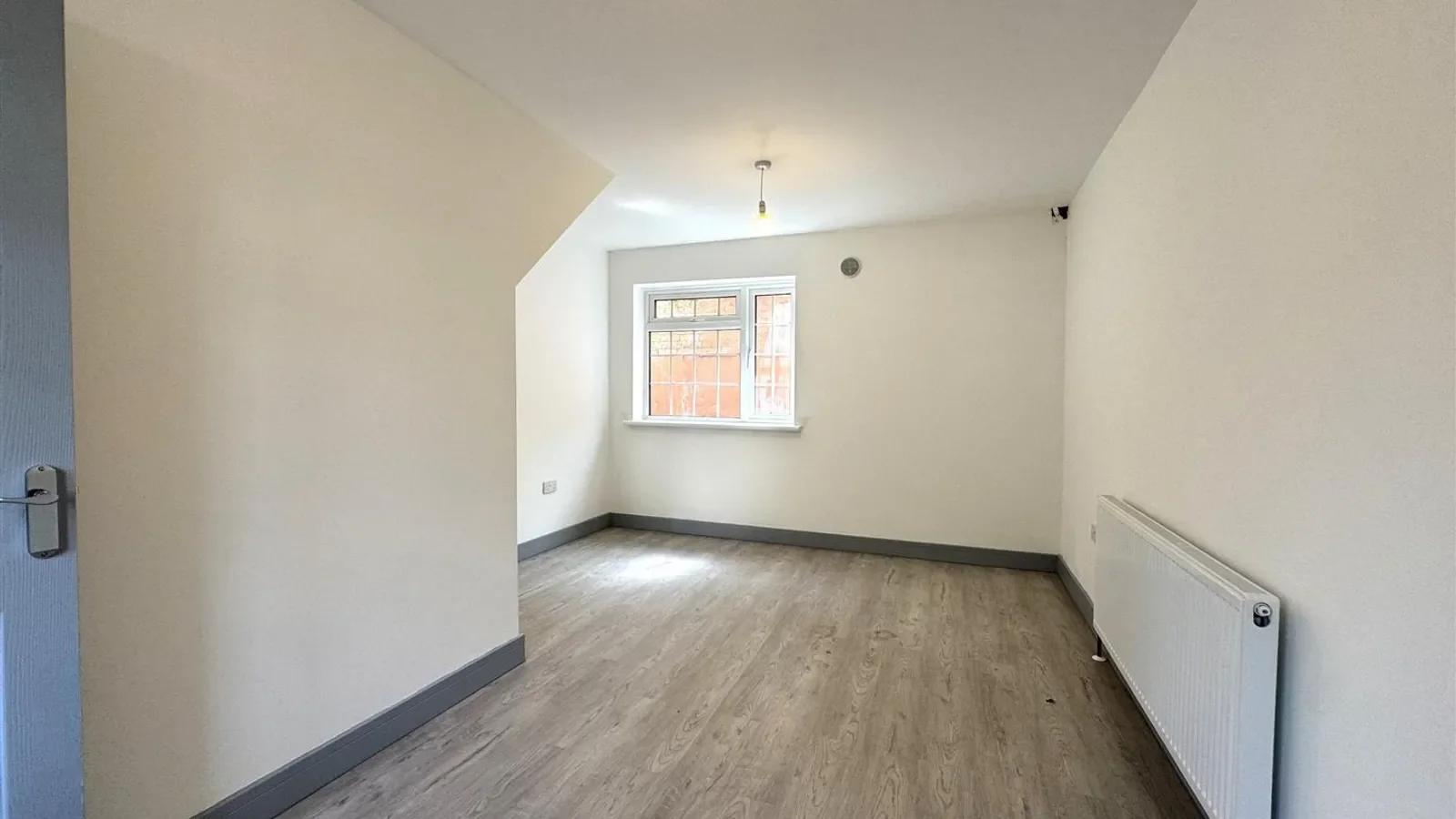Flat Harefield Road in Greater London