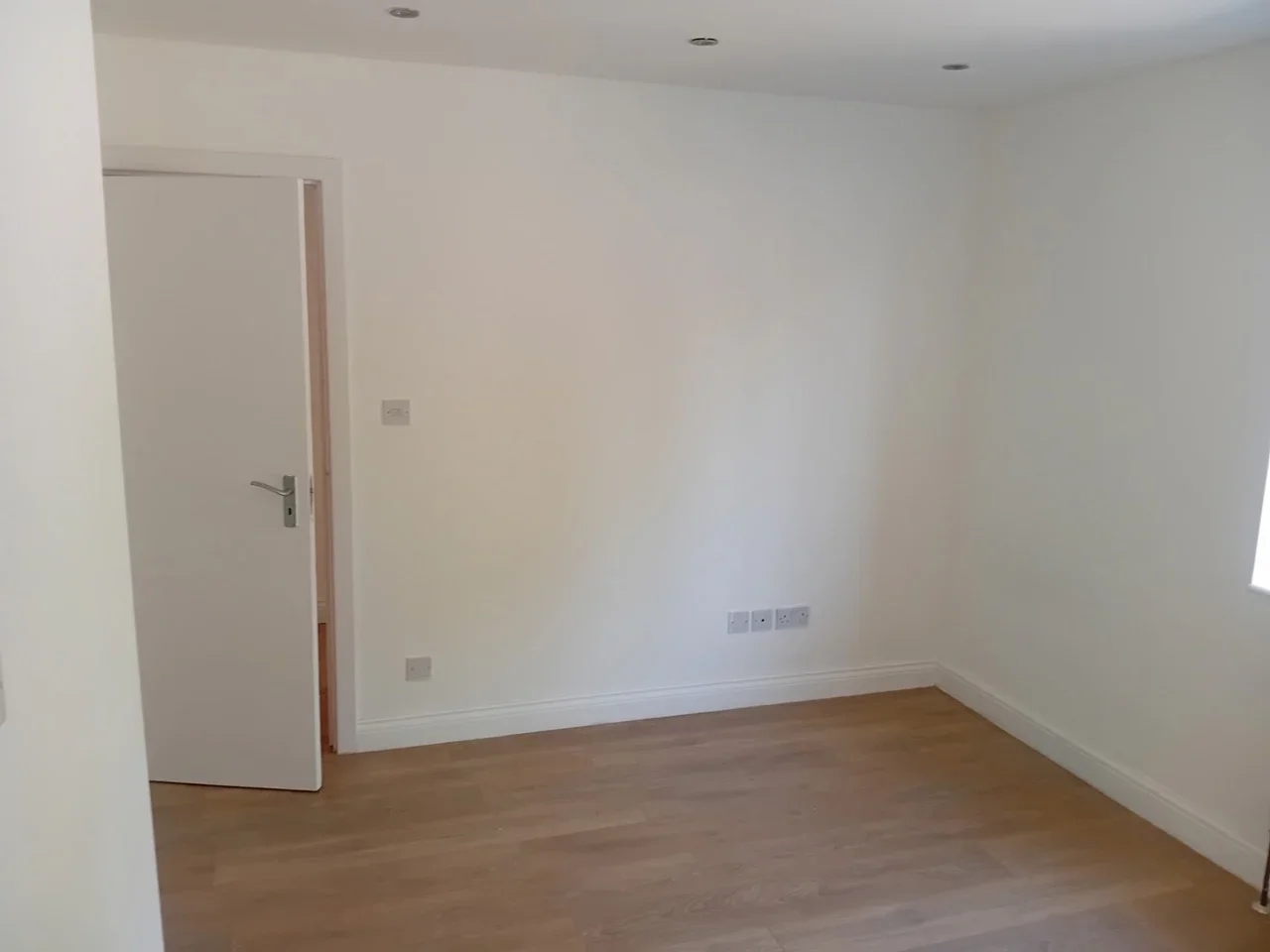 Flat Green Avenue in Greater London