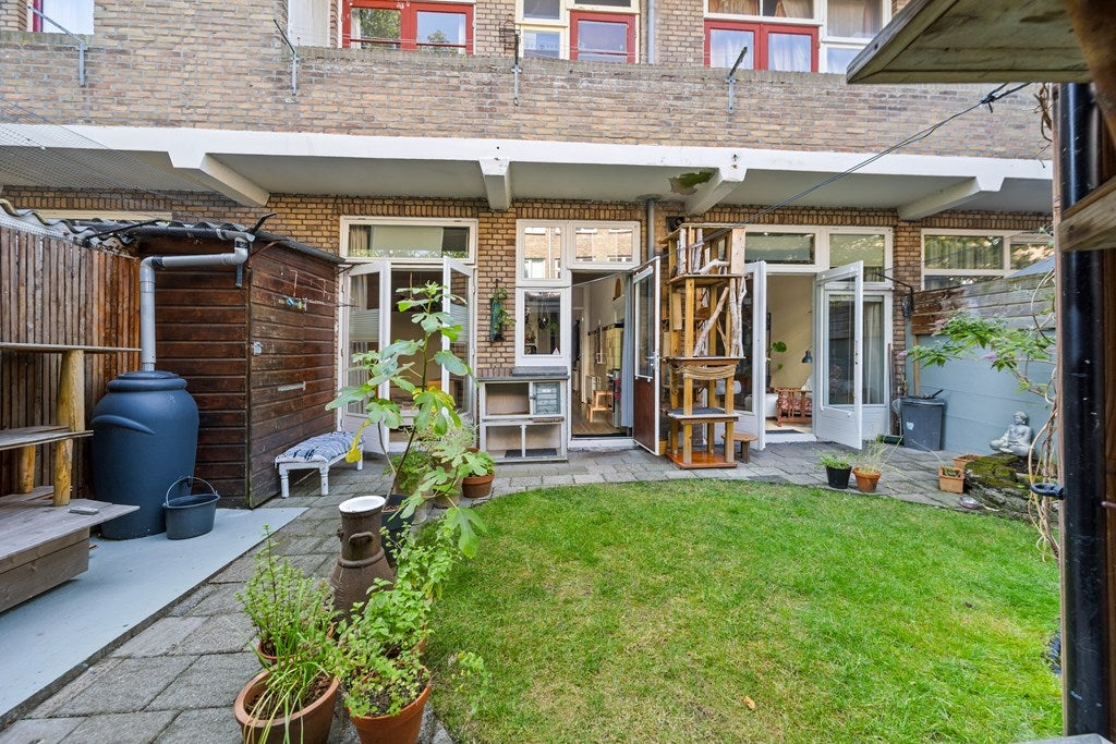 Appartement Vreeswijkstraat 241 in Den Haag
