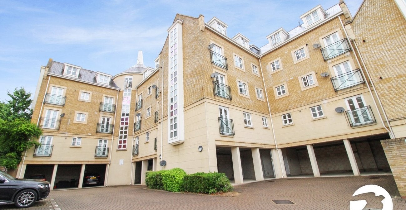 Flat London Road in Dartford