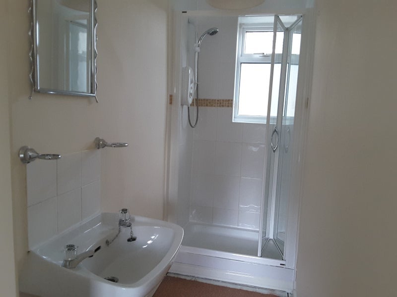 Flat Bond End in Rugby