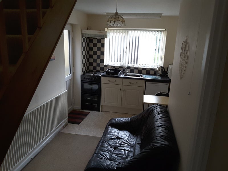 Flat Bond End in Rugby