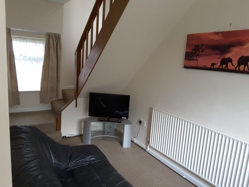 Flat Bond End in Rugby