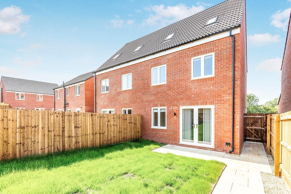 House Cardigan Close in Northampton