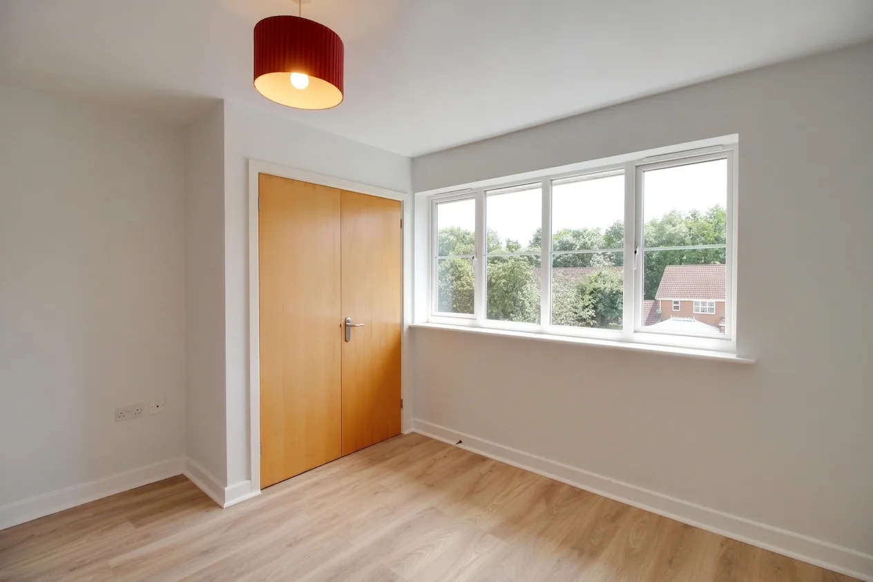 Flat Peter Candler Way in Ashford