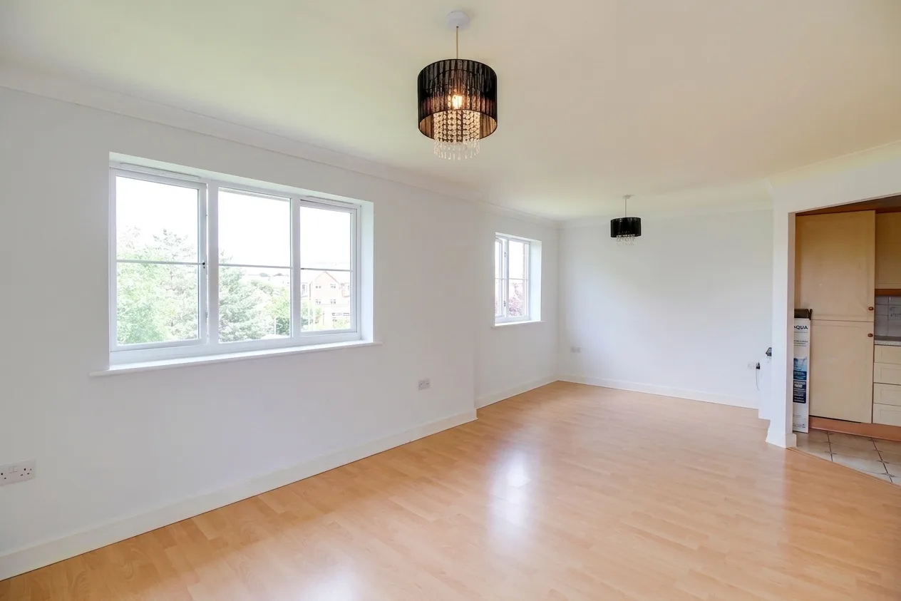 Flat Peter Candler Way in Ashford
