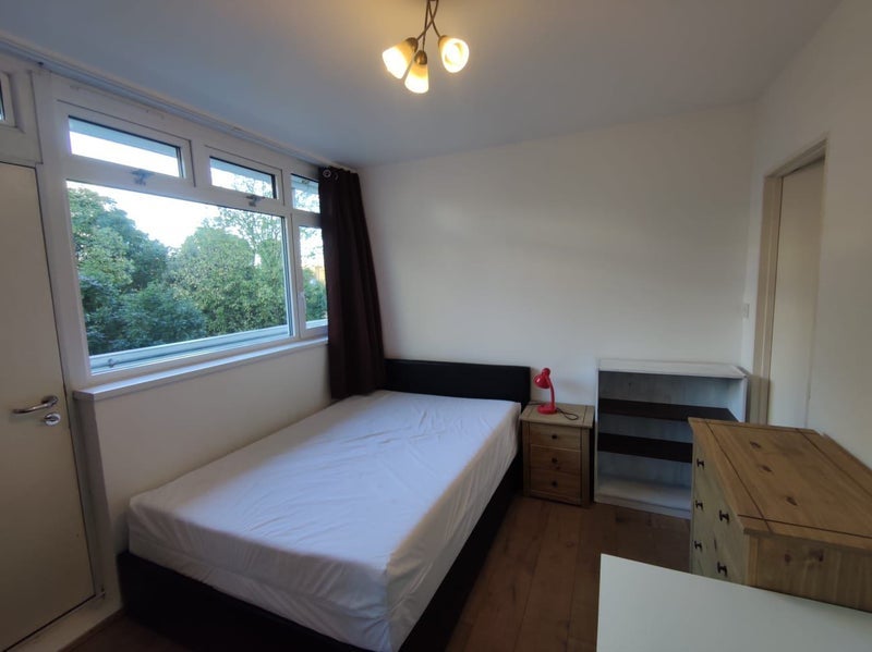 Flat Service Road 1 in Greater London