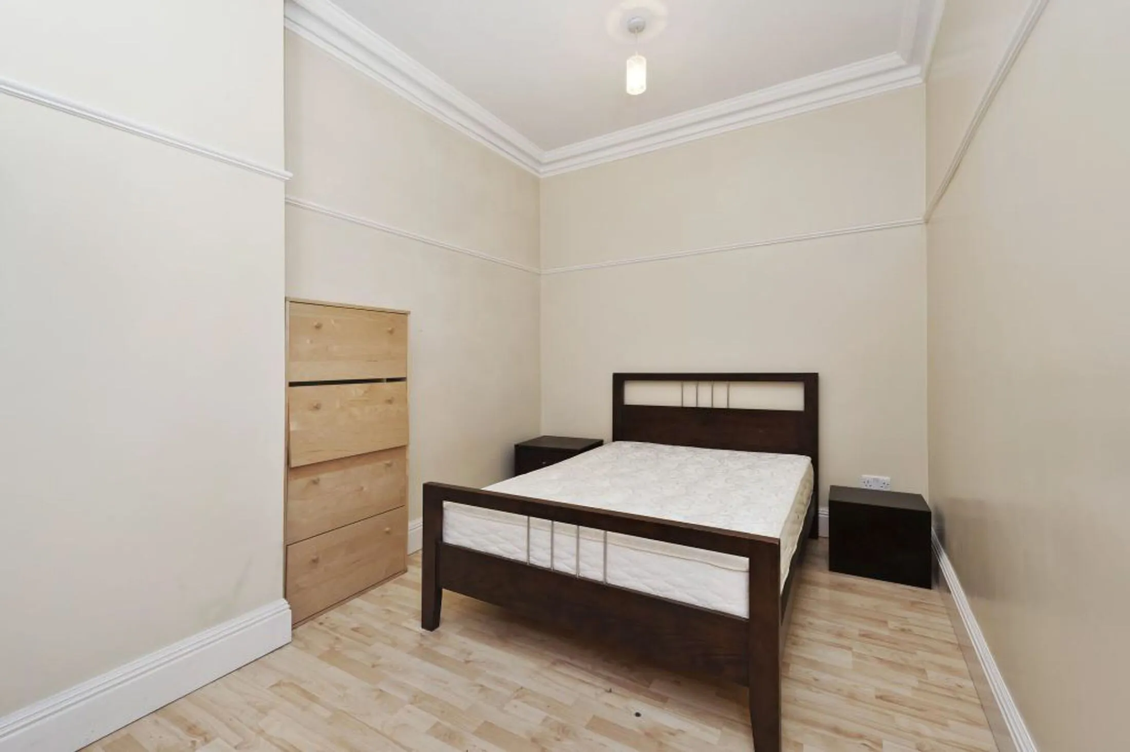Flat Alie Street in Greater London