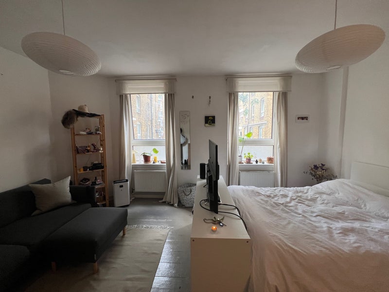 Room Brixton Hill in Greater London