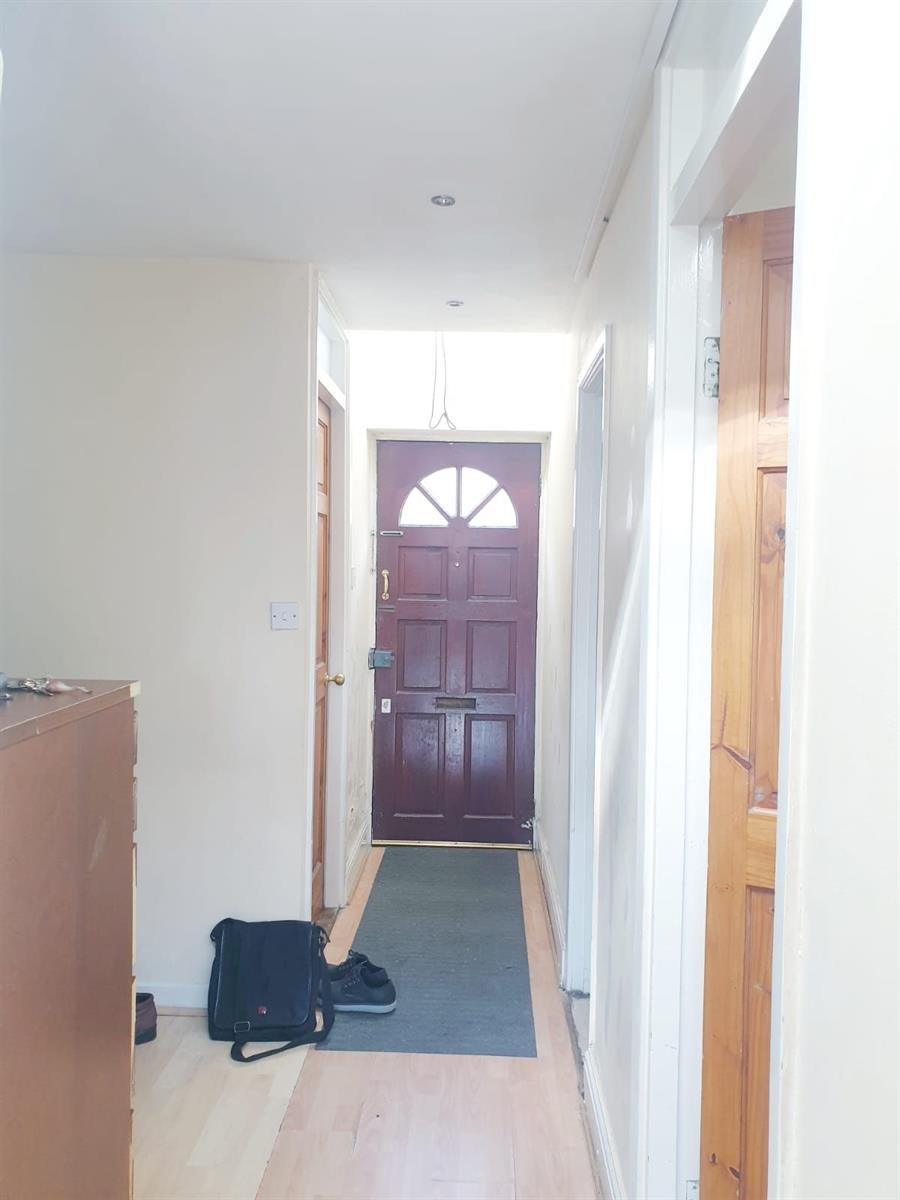 Flat Oakshott Court in Greater London