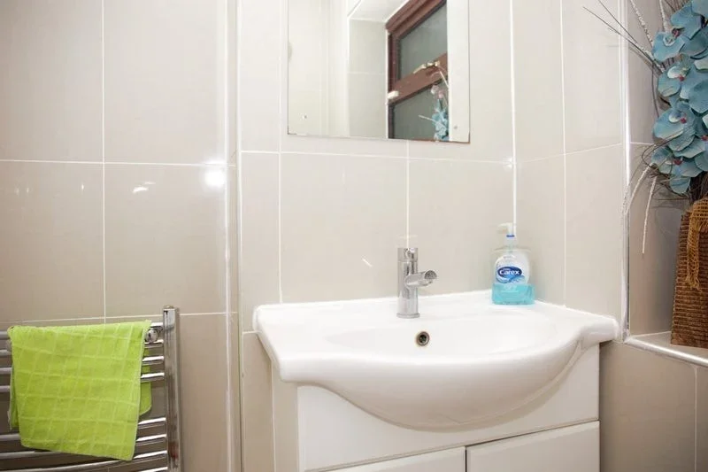 Room Weston Drive in Greater London