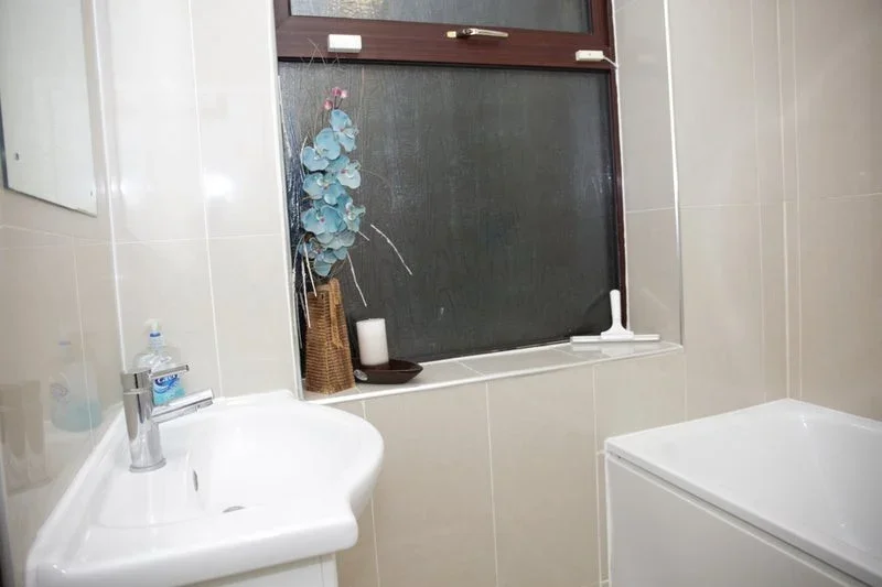 Room Weston Drive in Greater London