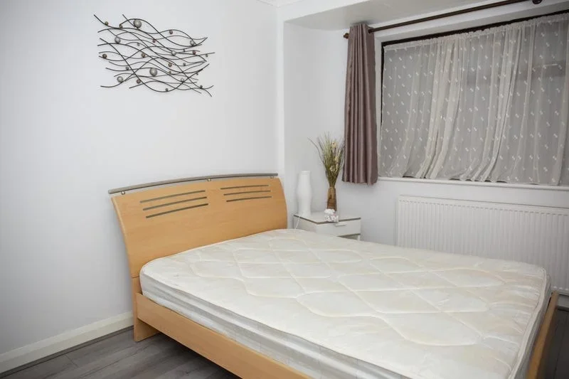 Room Weston Drive in Greater London