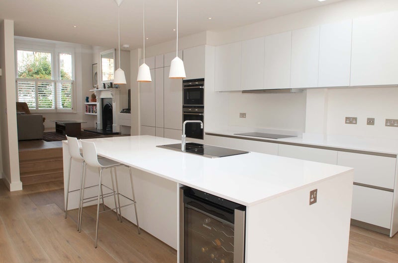 Room Calbourne Road in Greater London
