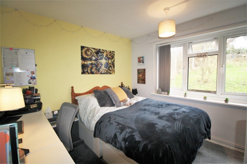 Room Elizabeth Avenue in Exeter