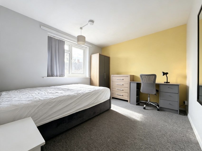 Room Elizabeth Avenue in Exeter