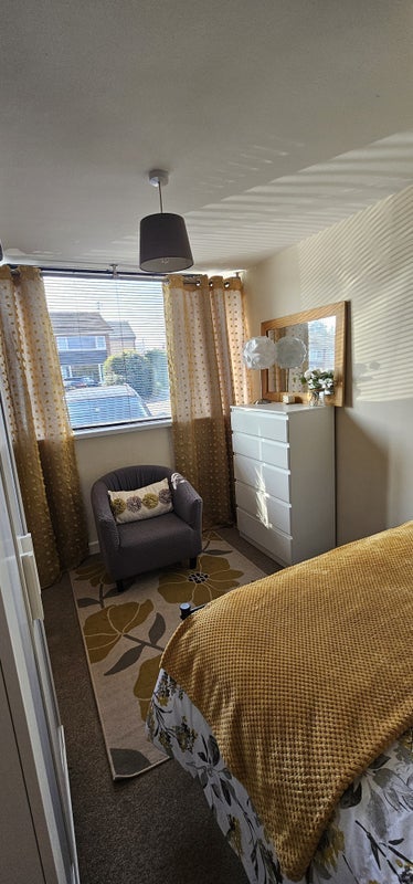 Room Manor Place in Bristol