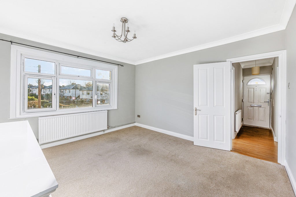Flat Cedar Grove in Greater London