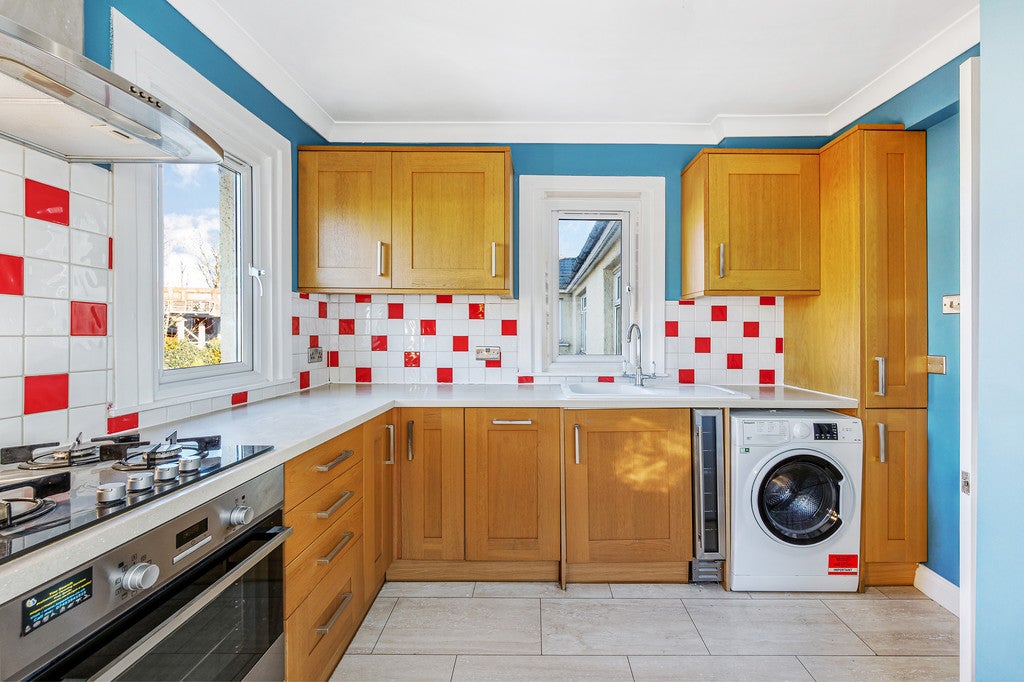 Flat Cedar Grove in Greater London
