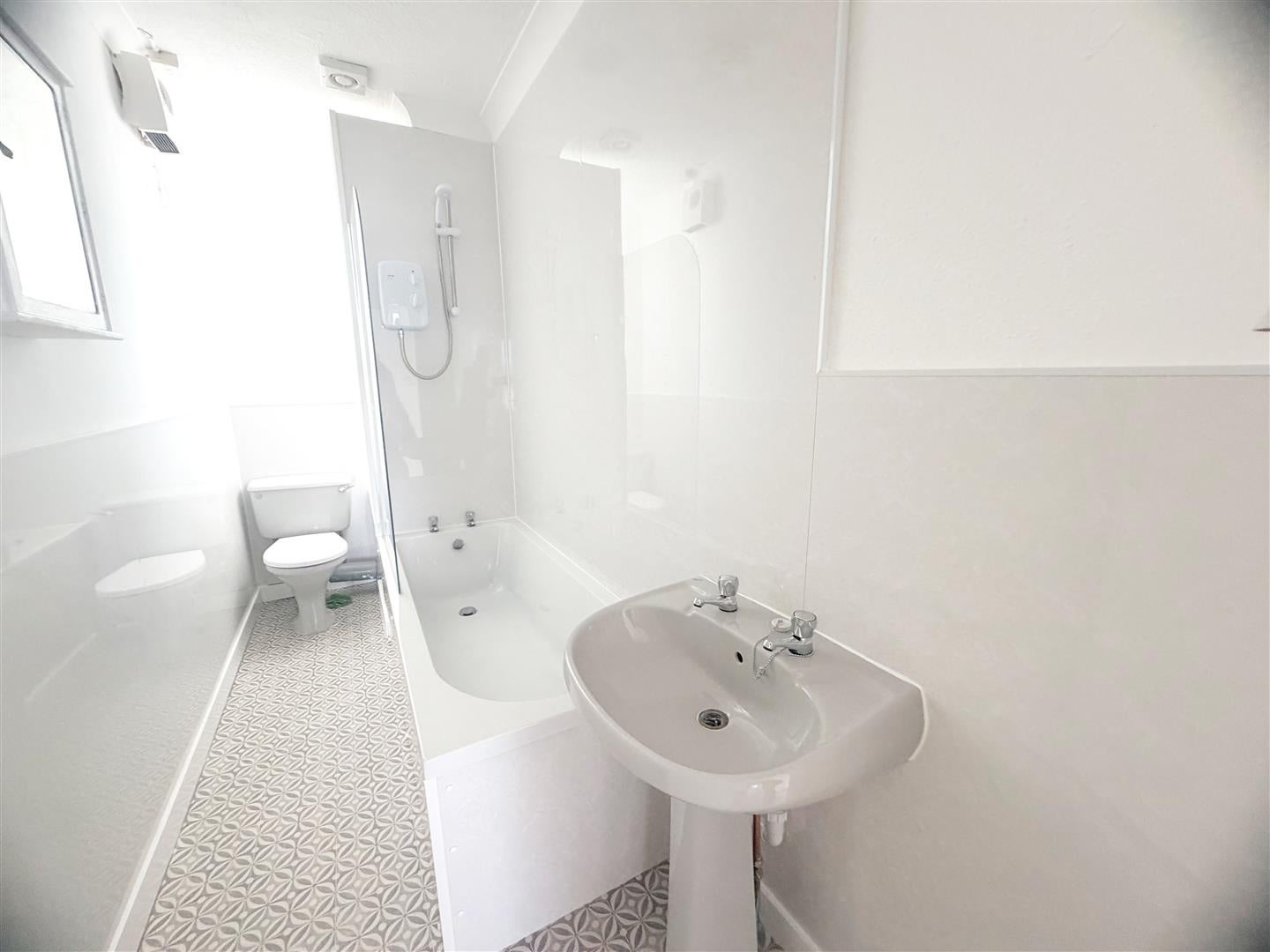 Flat Horntye Road in St Leonards