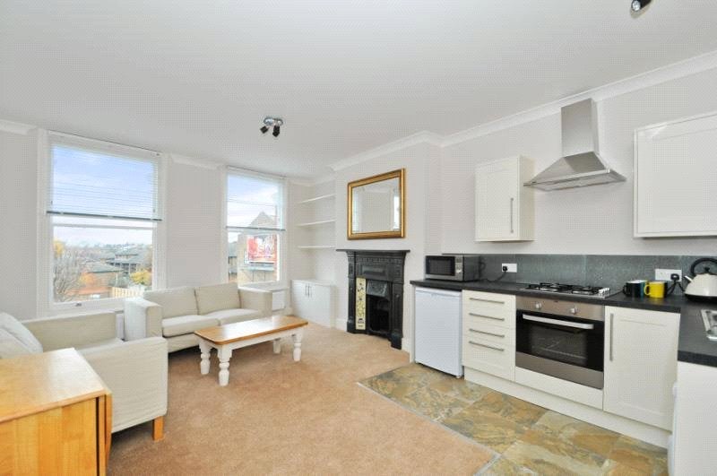 Flat Uxbridge Road in Greater London