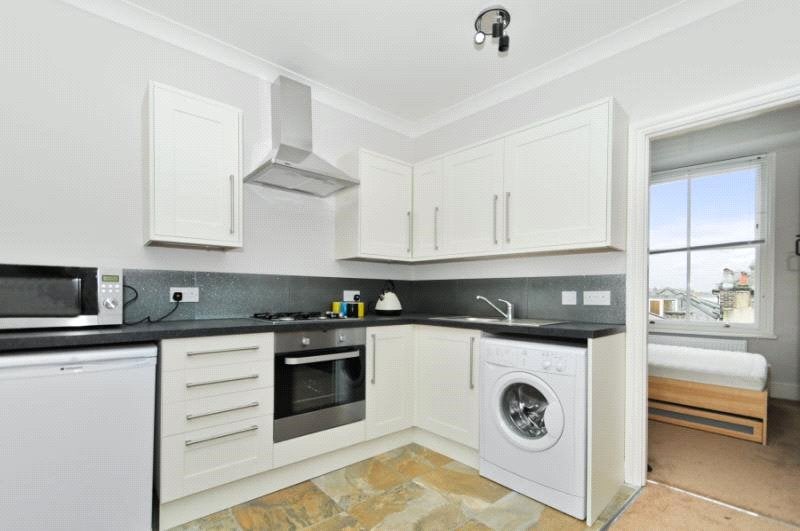 Flat Uxbridge Road in Greater London