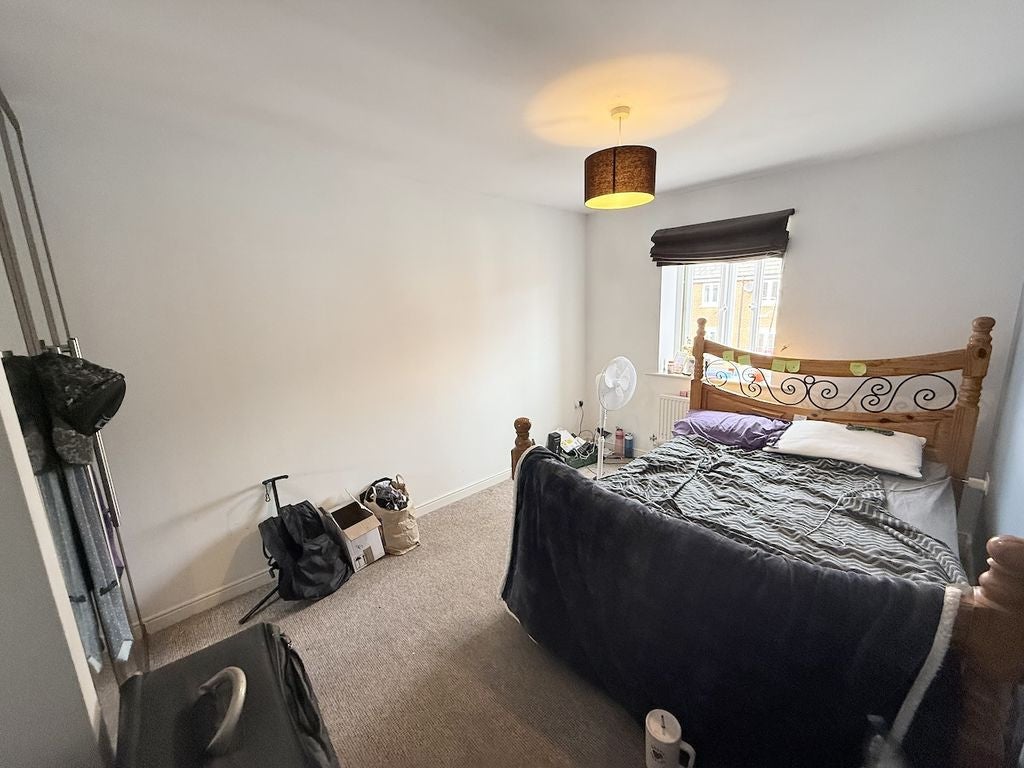 Room Hornbeam Close in Bradley Stoke