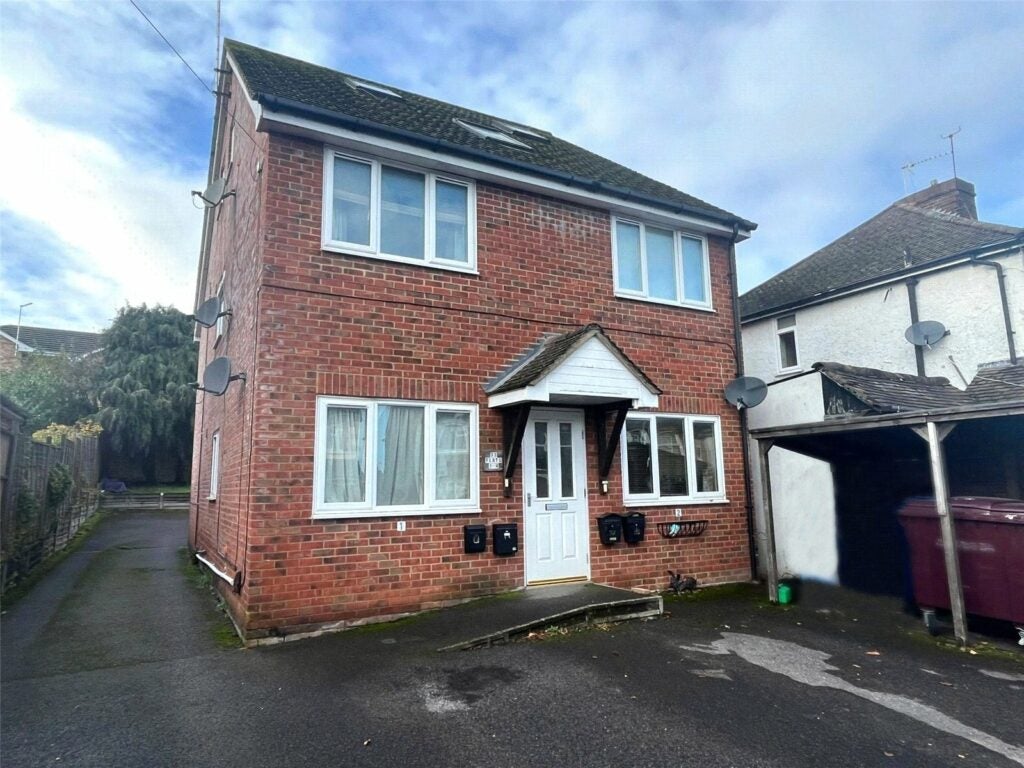 Flat Belle Vue Road in Rushmoor