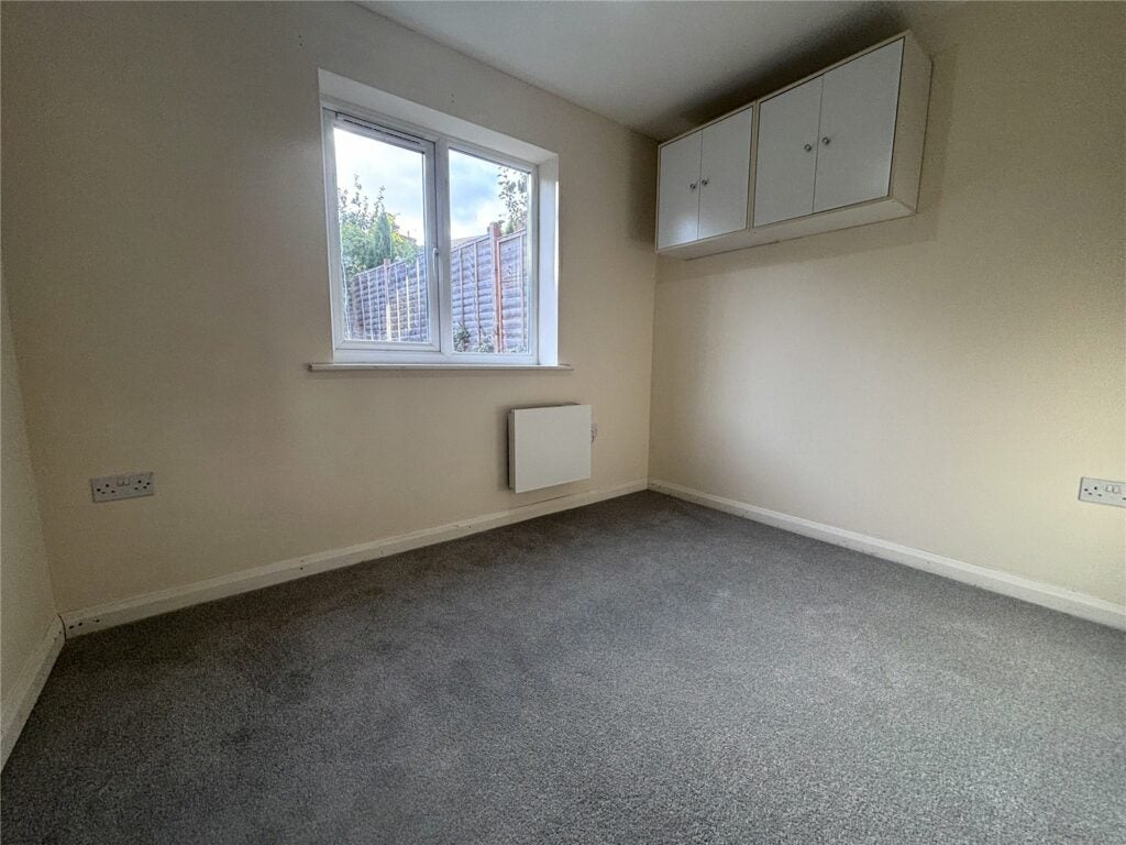 Flat Belle Vue Road in Rushmoor