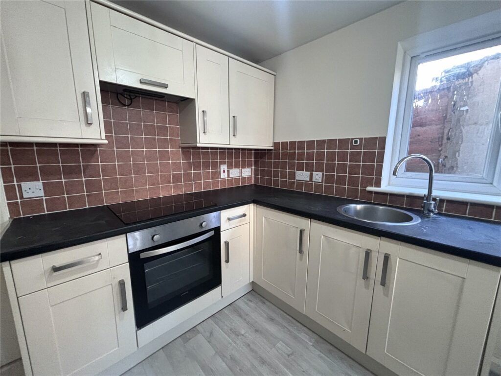 Flat Belle Vue Road in Rushmoor