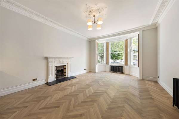 Flat Colville Road in London