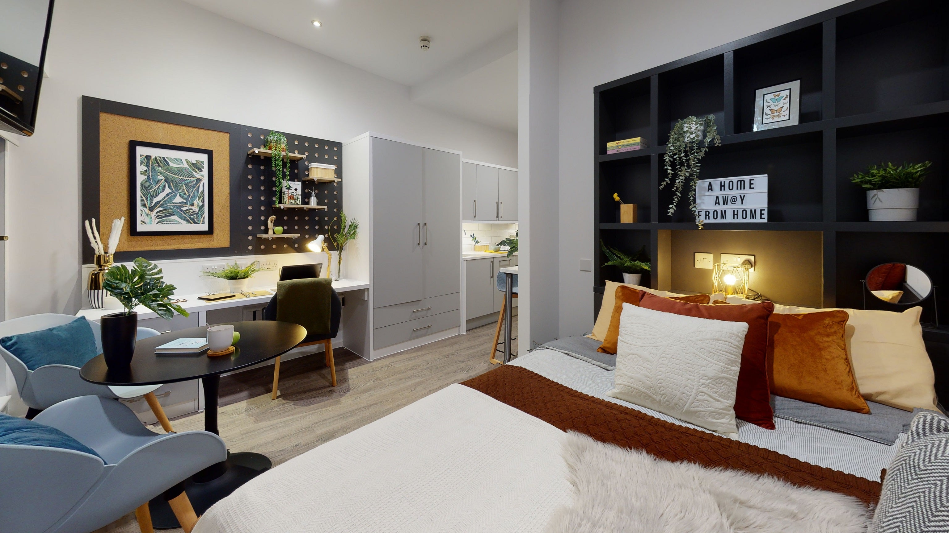 Room Euston Road in Greater London
