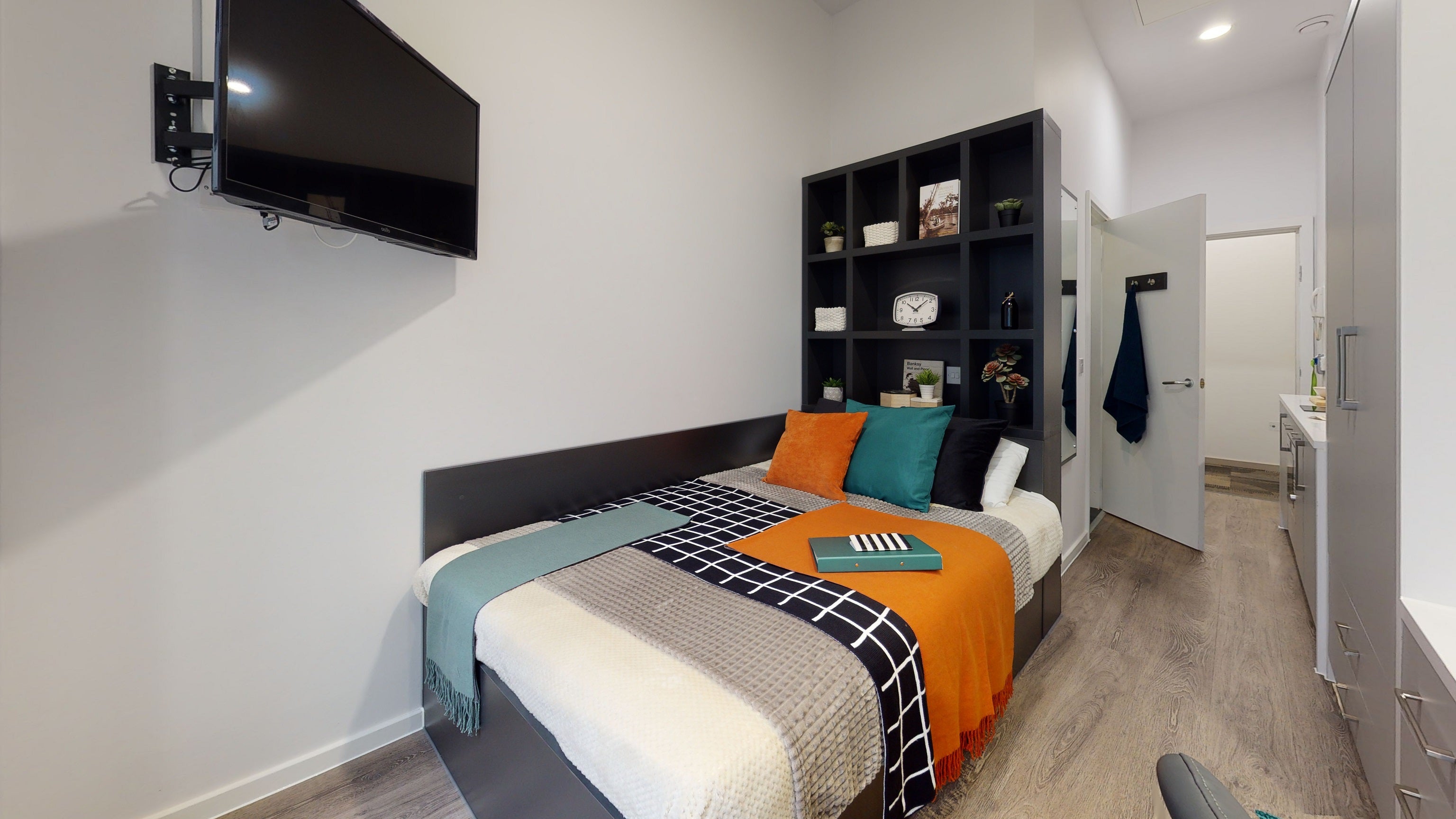 Room Euston Road in Greater London