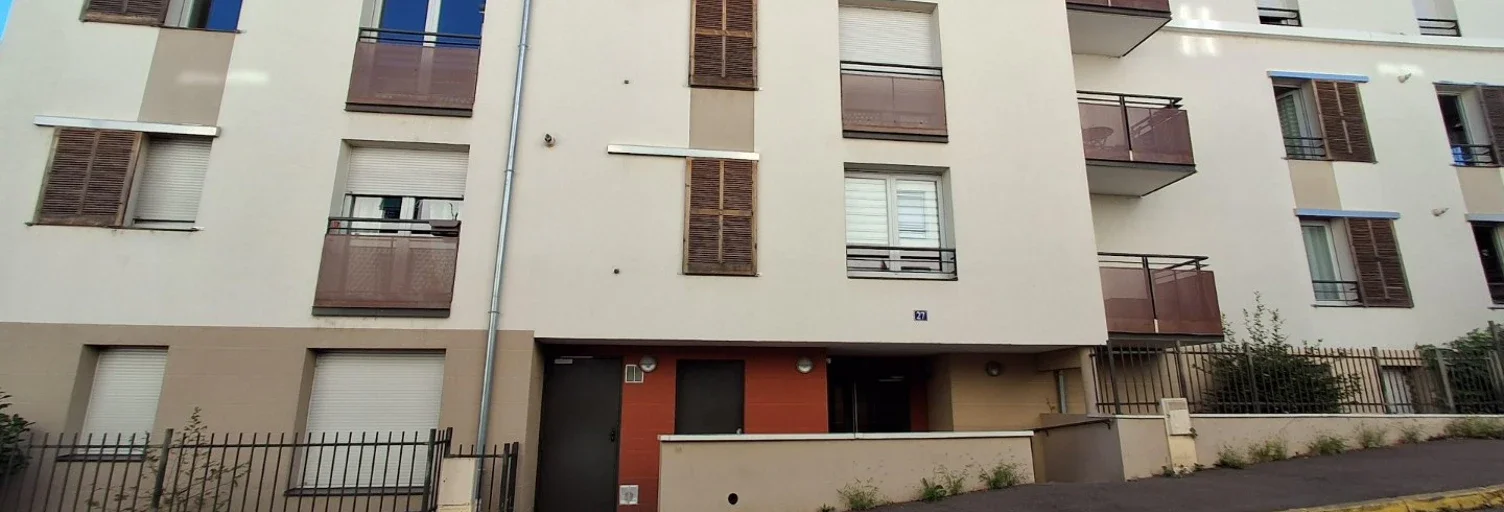 Flat Rue de la Commune de Paris in Oullins-Pierre-Bénite