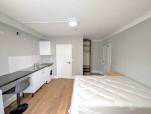 Flat Southfields in Greater London