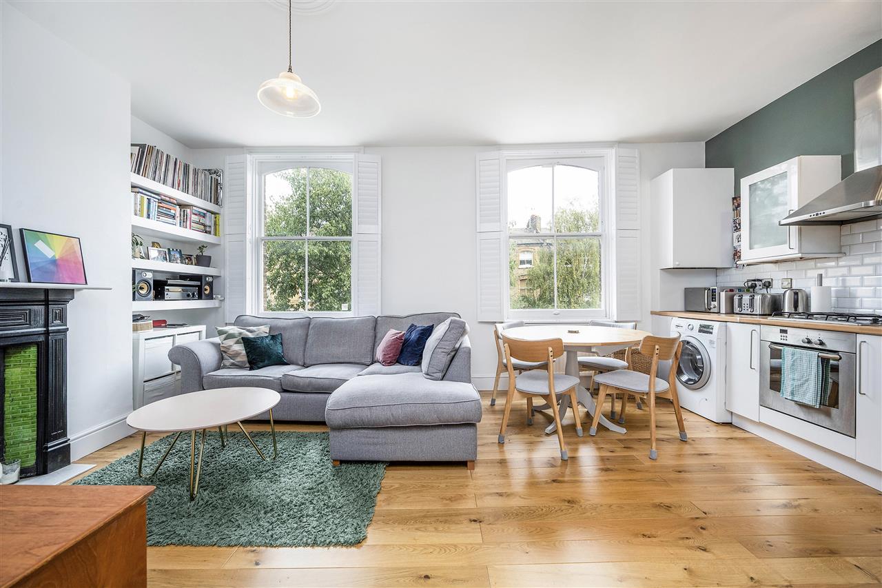 Flat Tufnell Park Road in Greater London
