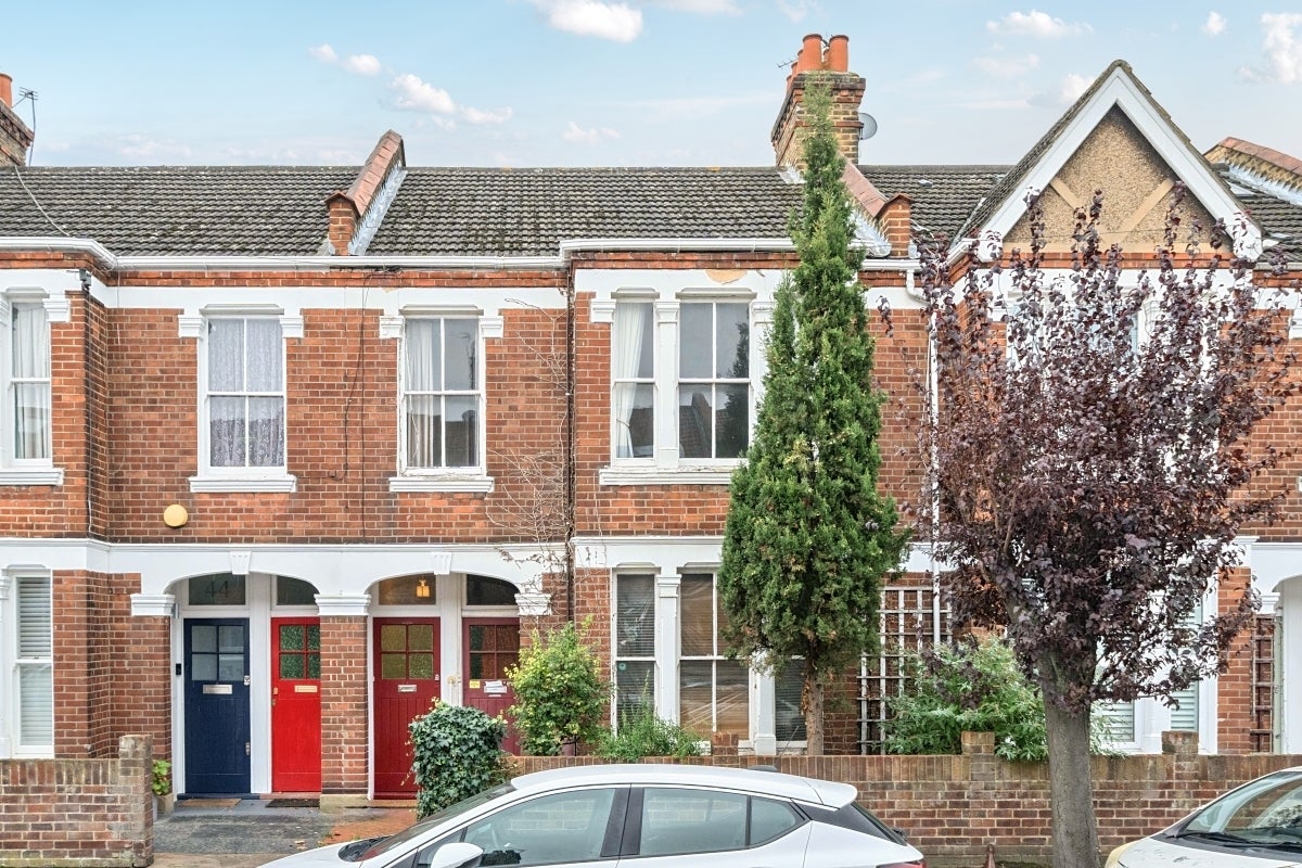 Flat Waldron Road in Greater London