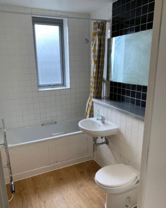Flat Havelock Street in Greater London