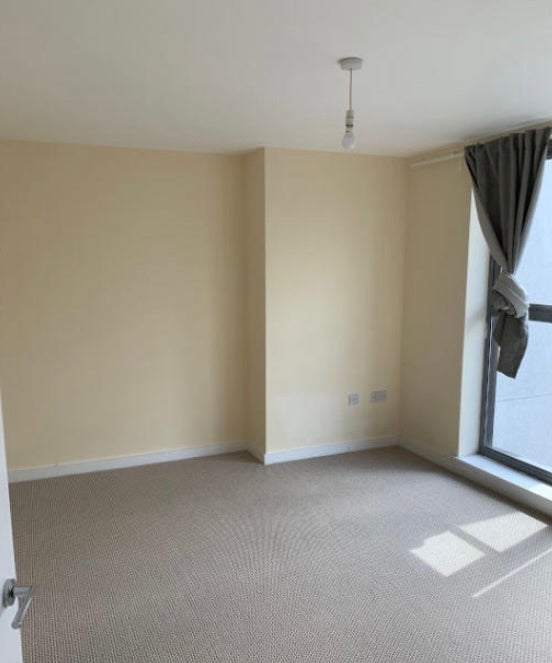 Flat Havelock Street in Greater London