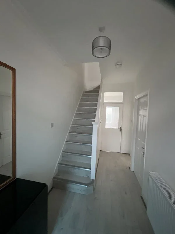 Room Evesham Road in Greater London