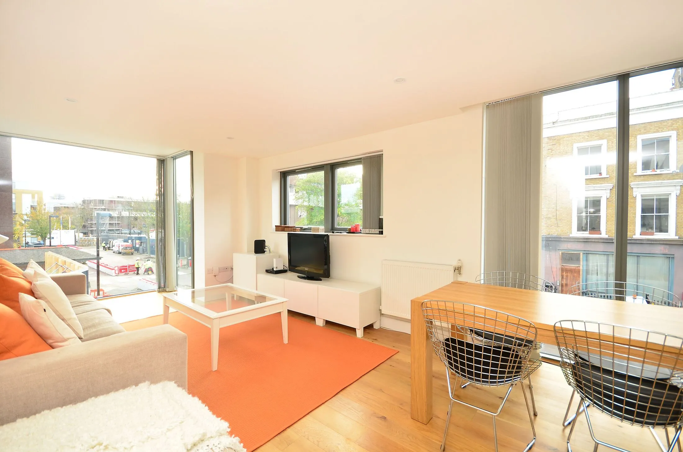 Flat Prebend Street in Greater London