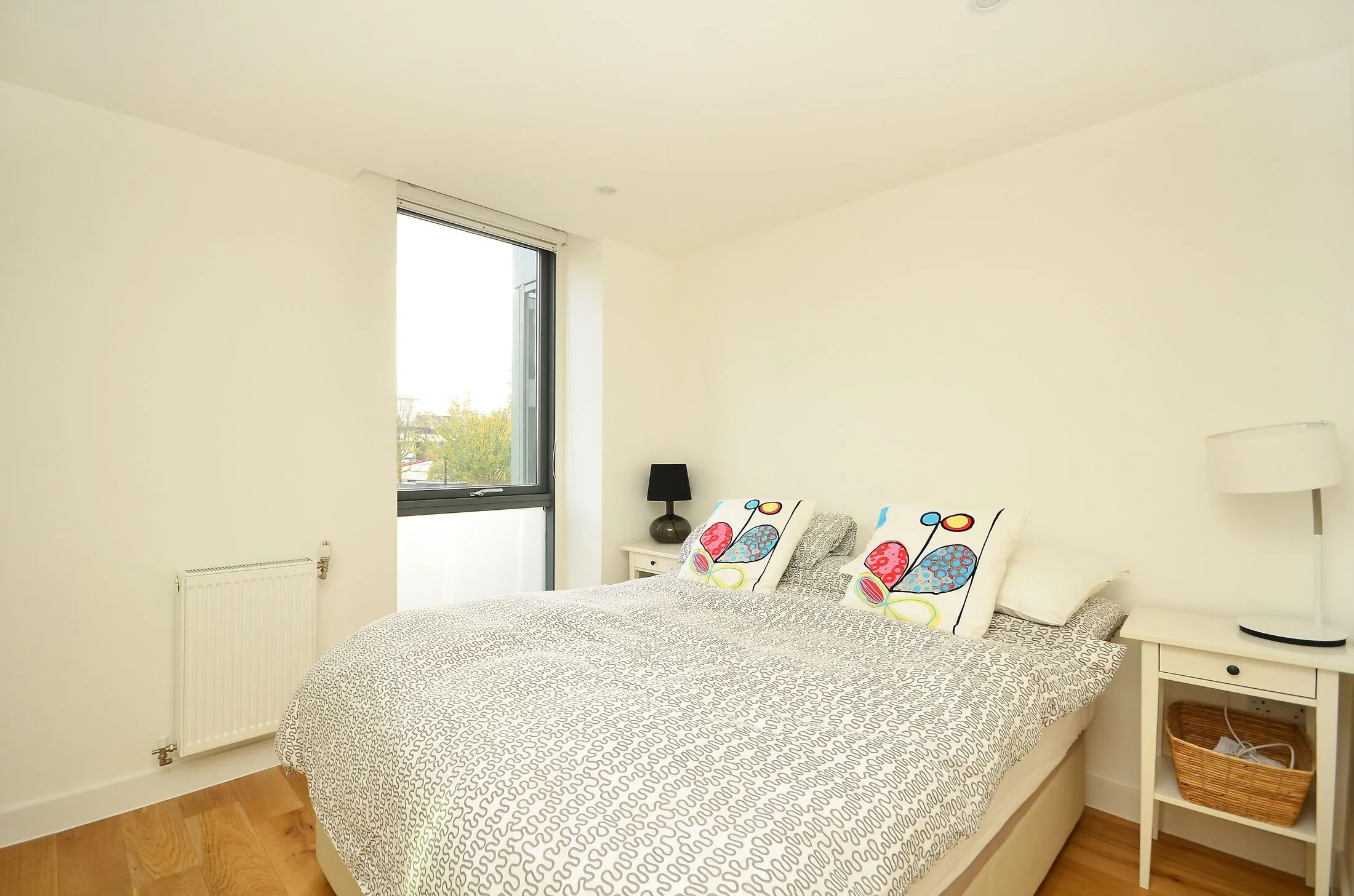 Flat Prebend Street in Greater London