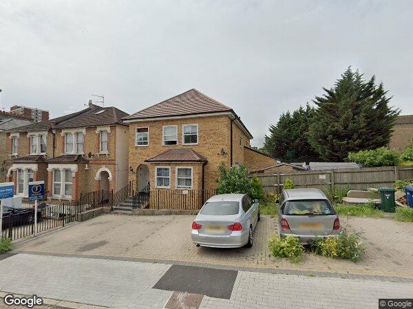 Flat Second Avenue in Greater London